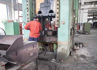 鍛造車間-乾宇集團(tuán)有限公司